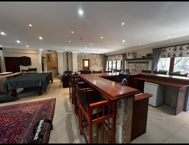 6 BEDROOM HOUSE FOR SALE IN LEEUWFONTEIN ESTATE